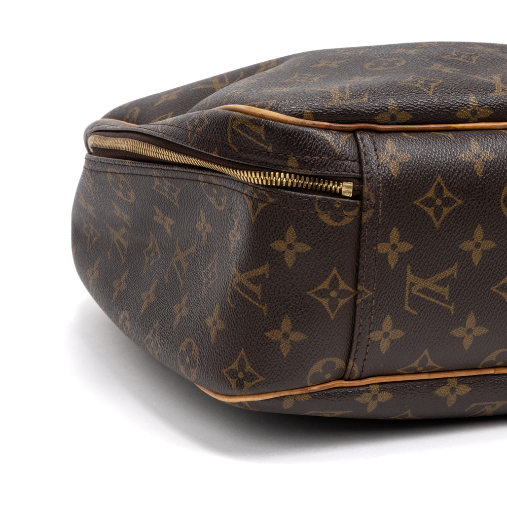 Louis Vuitton Excursion - Picture 7 of 11